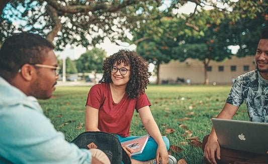 ¿Qué significa ser una persona de género no binario?; cómo puedo compartirlo en el salón de clases - CEDINA Cursos